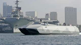 Illustration for article titled Florida TV Station Freaks Out About Stealth Fighter-Looking Military Boat